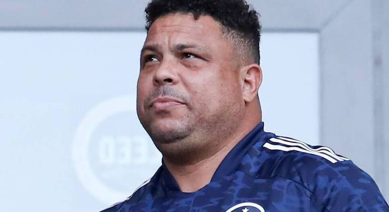 Ronaldo foi xingado. Há a cobrança para montar um grande time. Há medo de novo rebaixamento do Cruzeiro