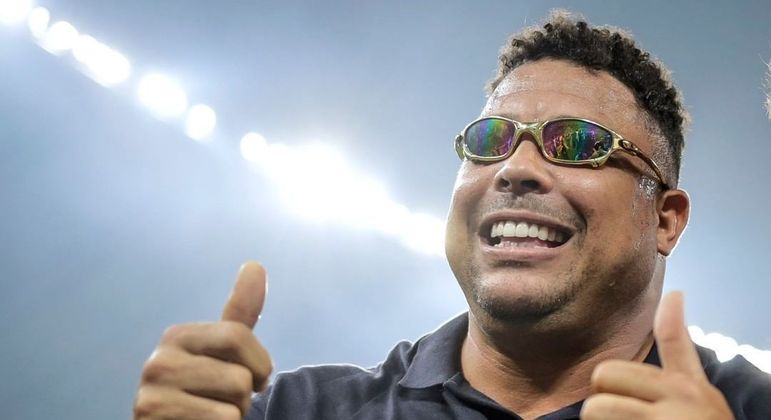 Ronaldo comemorou muito a volta do Cruzeiro à Série A