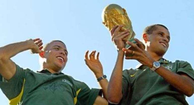 Rivaldo e Ronaldo foram os craques da Copa do Mundo em 2002