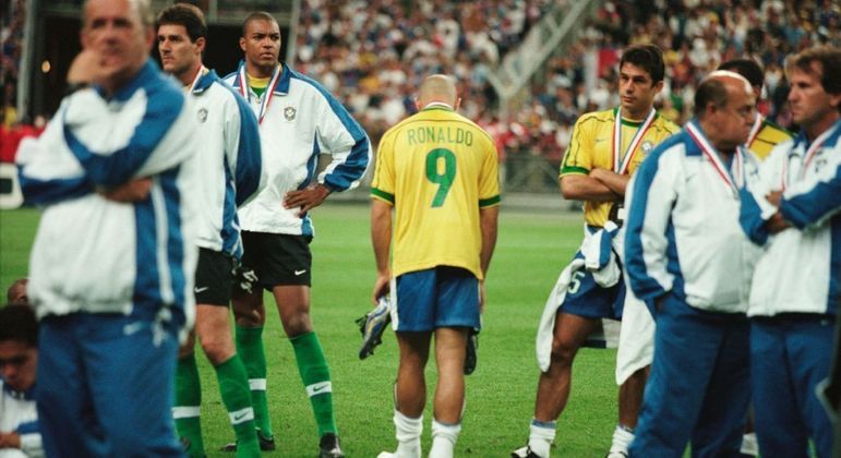 Fim da decisão da Copa da França, o desalento e a solidão de Ronaldo