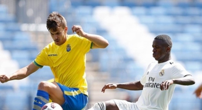 Ronaldo Fenômeno, que está em negociações para adquirir o Real Valladolid, clube da primeira divisão espanhola, deseja contar com Vinicius Junior por empréstimo junto ao Real 