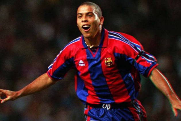 RONALDO FENÔMENO - Ronaldo jogou uma temporada no Barcelona: 1996-1997. A renovação de contrato era dada como certa, mas ele deixou o clube e avisou: “Não confio mais em quem comanda o clube”.