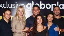 Ronaldo posa com seus quatro filhos e impressiona: 'Família linda' (Reprodução/Instagram)