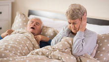 Dormir muito, ter insônia ou roncar aumenta o risco de você sofrer um derrame 