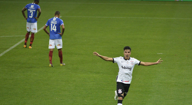 Athletico vence o Bahia e sobe na tabela do Brasileirão
