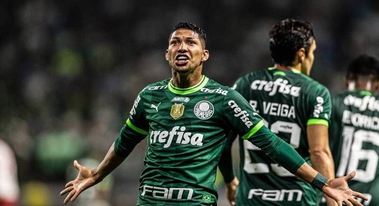Rony comemora gol pelo Palmeiras no Paulistão