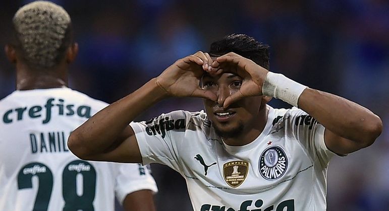 Atacante Rony comemora gol do anotado durante Palmeiras e Emelec pela Libertadores
