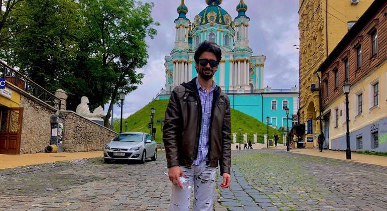Em Kiev, Rony estudava medicina e agora espera autorização para partir para a Romênia 