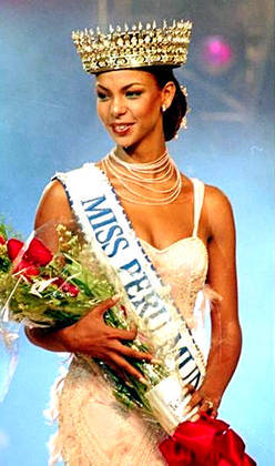 Rosa Elvira Cartagena (1999) - Eleita Miss Peru, acabou perdendo o título ao inventar que sua coroa tinha sido roubada - o que a polícia descobriu que era uma farsa. 