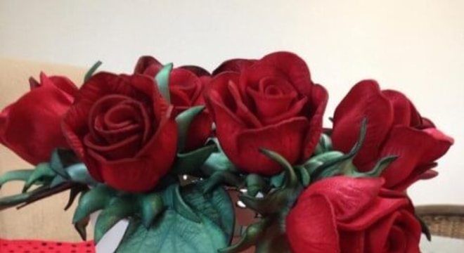 Rosas de EVA vermelhas bem realistas