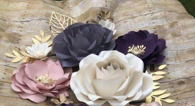 rosas de papel - rosas coloridas como centro de mesa 