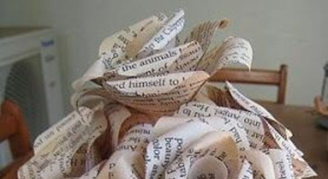 rosas de papel - rosas de jornal 