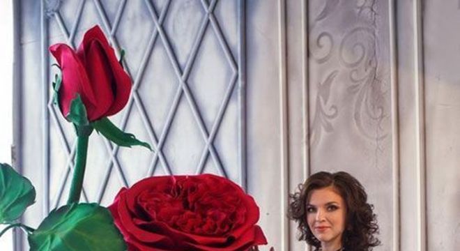 rosas de papel - rosas de papel vermelho gigantes 