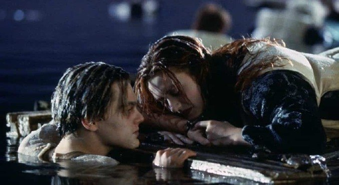 Em 'Titanic', Jack não subiu na porta de madeira com Rose e morreu congelado