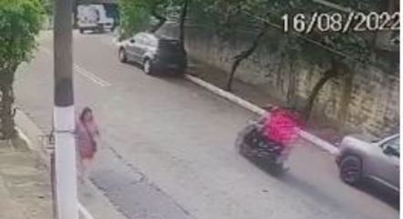 Entregadora tem moto roubada na zona sul de SP