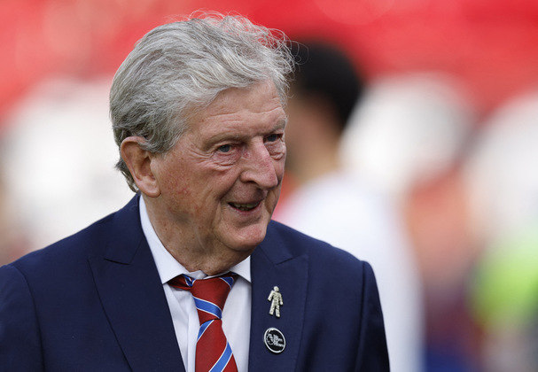 Roy HodgsonIdade: 75 anosÚltimo trabalho: Crystal Palace - Inglaterra (até maio deste ano)Técnico desde 1976, deixou a aposentadoria nos últimos meses para treinar o Crystal Palace na reta final do campeonato inglês, e conseguiu livrar o clube do rebaixamento. Agora, pensa em retomar a carreira