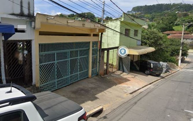 Uma criança de 4 anos morreu depois de ser atropelada por um motorista embriagado. Outra vítima, de 8 anos, também foi atingida. O suspeito foi detido após o crime, em Pirapora do Bom Jesus, na Grande São Paulo, na tarde do domingo (13).O caso aconteceu na rua Armando Criteli, no bairro Parque das Avencas. Segundo informações apuradas pela reportagem, a criança faleceu no local.