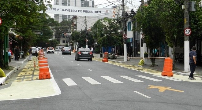 Rua dos Pinheiros, em São Paulo, ganha mais espaço a pedestres