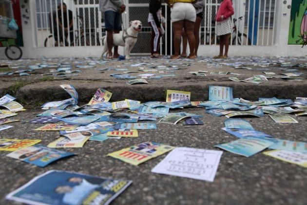 RJ - ELEIÇÕES/RJ - POLÍTICA - As ruas amanhecem sujas com propaganda eleitoral durante as Eleições 2022 realizada no Rio de Janeiro, RJ. 02/10/2022 - Foto: LORANDO LABBE/FOTOARENA/FOTOARENA/ESTADÃO CONTEÚDO