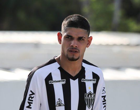 Rubens (Atlético Mineiro) – 19 anos e 8 meses: meia de origem, o jogador estreou na vitória do Atlético em cima do Uberlândia por 4x0, em 07/03/2021.