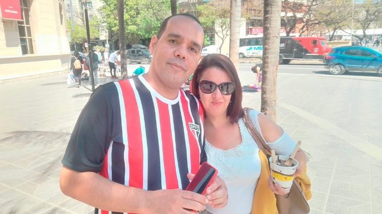 Rubens Fernando Santiago, 45 anos, e Daniela Teotônio, 42, são de Peruíbe (SP)