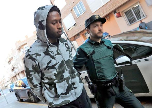 O português foi preso acusado de agressão, tentativa de homicídio, assalto e porte ilegal de arma de fogo. Na época, a defesa do jogador disse que ele teria sido 'vítima de uma fraude' e “não reagiu da melhor maneira possível, mas foi a vítima”