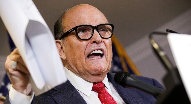 Giuliani tem viajado pelo país tentando anular o resultado da eleição
