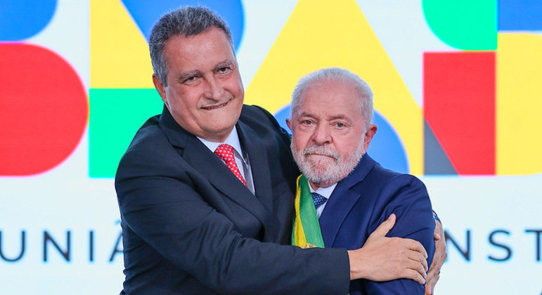 O ministro da Casa Civil, Rui Costa, é empossado do cargo durante evento no Palácio do Planalto