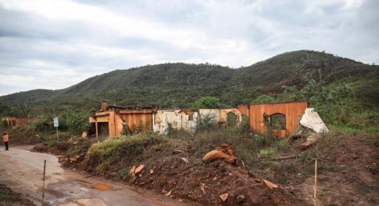 Rompimento de barragem da Samarco em Mariana destruiu distrito de Bento Rodrigues