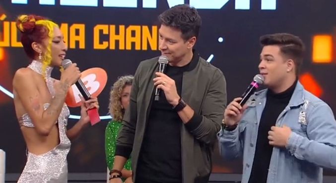 Lucas se explica para Ruivinha de Marte