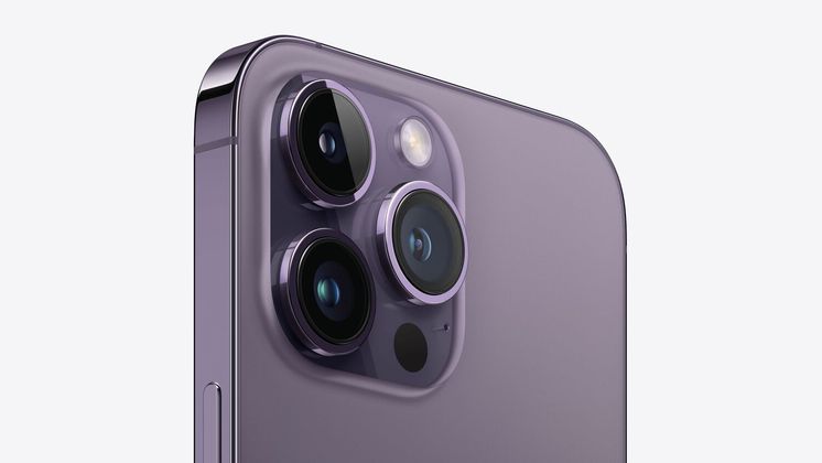 Além disso, uma nova lente zoom periscópico deve equipar o iPhone 15 (ou sua versão Pro), o que ajudará a câmera a superar os limites de zoom comuns de câmeras de celulares. O site afirma que é possível que chegue a um zoom de 5X ou até 10XVEJA MAIS: Apple anuncia o lançamento de recursos avançados de segurança de dados para usuários