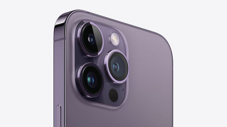 Além disso, uma nova lente zoom periscópio deve equipar o iPhone 15 (ou sua versão Pro), o que ajudará a câmera a superar os limites de zoom comuns de câmeras de celulares. O site afirma que é possível que chegue a um zoom de 5X ou até 10XVEJA MAIS: Apple anuncia o lançamento de recursos avançados de segurança de dados para usuários