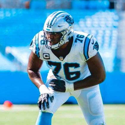 Russell Okung foi atleta da NFL durante dez anos. No período, o ex-jogador de linha ofensiva vestiu a camisa do Seattle Seahawks, equipe pela qual ganhou o Super Bowl de 2014, Denver Broncos, Los Angeles Chargers e Carolina Panthers.