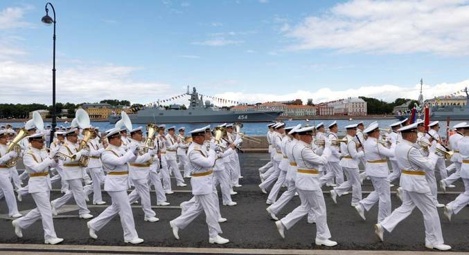 "Decidiram estragar o Dia da Frota Russa", diz governador de Sebastopol sobre suposto ataque