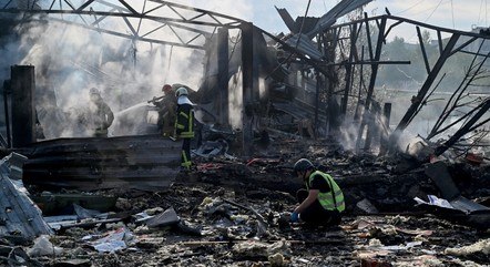 Kiev foi atingida por destroços de mísseis russo e sete pessoas ficaram feridas

