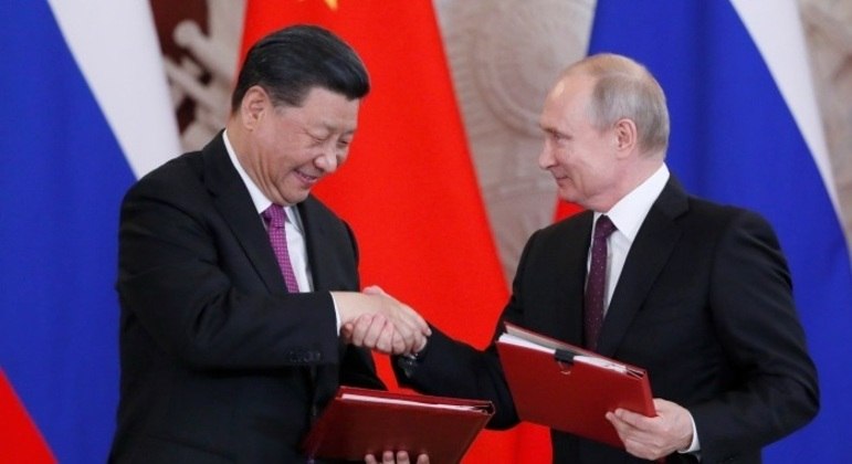 Presidentes da China e Rússia estreitam cada vez mais os laços entre os dois países