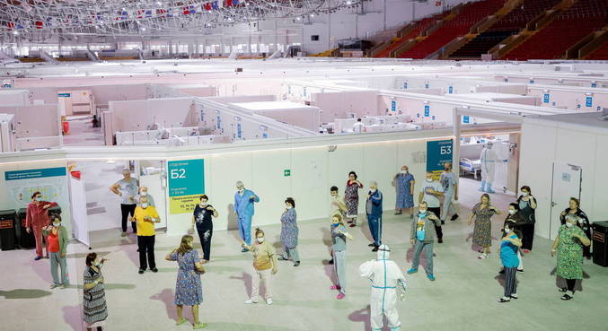 Rússia registra menos de 20 mil casos diários de covid-19
