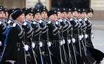 Desde 2008, sob o governo Putin, o Dia da Vitória tornou-se uma ocasião não apenas para homenagear os sacrifícios de uma geração anterior, que estão gravados na memória dos russos mais velhos, mas também para mostrar uma imagem da Rússia pós-comunista com a restauração da  grandeza dos antigos anos