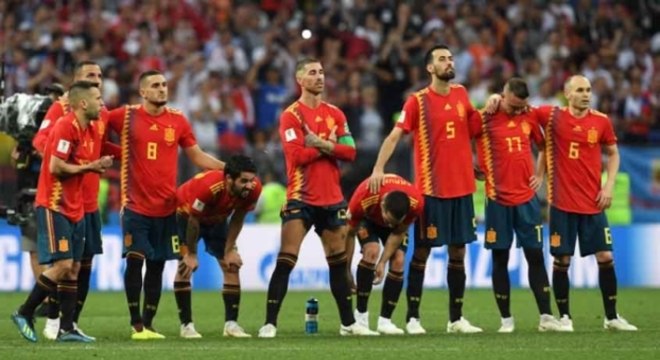 Frio, goleiro russo supera traumas, vira herói e tem nome cantado por  rivais - 04/07/2018 - Esporte - Folha