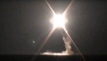 Rússia dispara míssil hipersônico a partir de um submarino