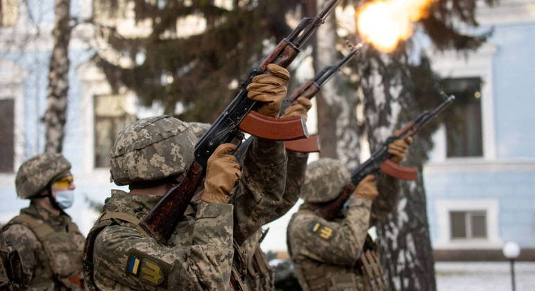 Soldados do Exército ucraniano
