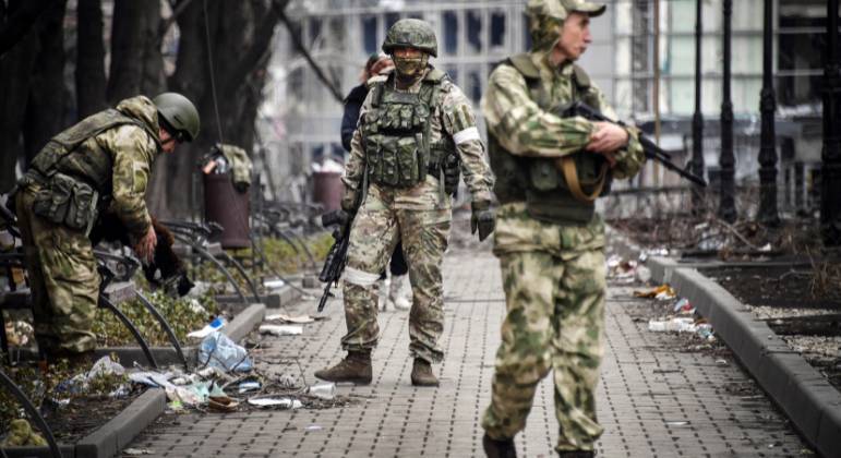 Ex&eacute;rcito russo praticamente tomou toda a cidade de Mariupol