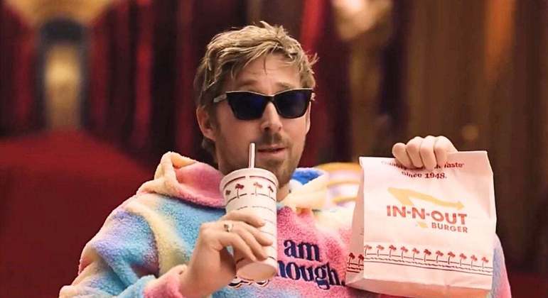 Ryan Gosling em comercial do Oscar 2024, com Barbie