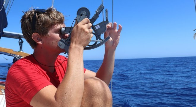 No momento, Elena e Ryan estão a salvo na ilha de São Vicente, no Caribe