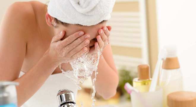 Sabonete de enxofre- Pra que serve, benefícios + receita caseira