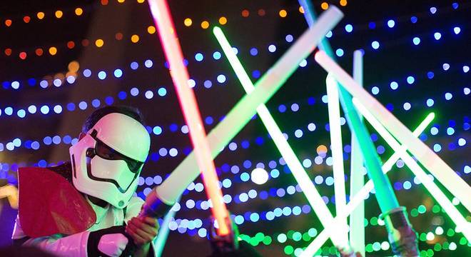 Sabres de luz se chocariam no ar? A física discorda de Star Wars