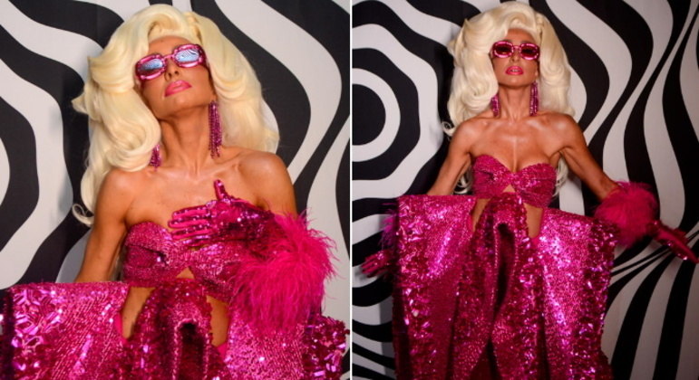 Sabrina Sato roubou a cena no Baile do Copa, tradicional evento de Carnaval do Copacabana Palace, no Rio de Janeiro. Usando um look brilhante e rosa pink, ela se transformou em uma versão extravagante da boneca Barbie. A peça também tem recortes na região do abdome e um volume escultural na região da cintura