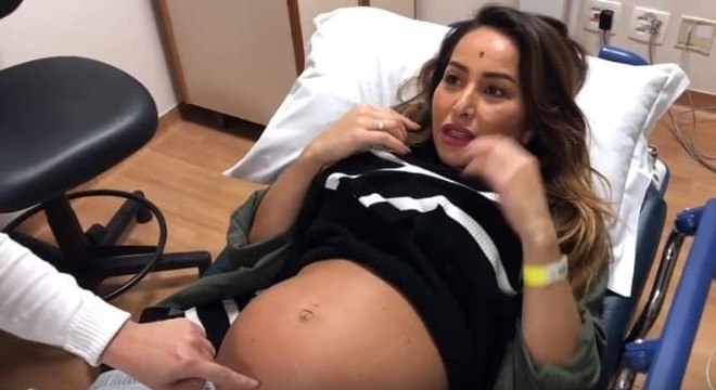 sabrina sato linea nigra