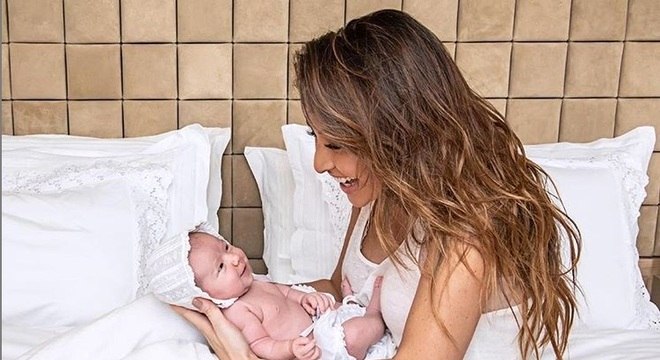 sabrina sato rosto filha