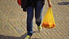 Nova lei: multa para distribuição de sacolas plásticas no DF só vai valer em março de 2023
